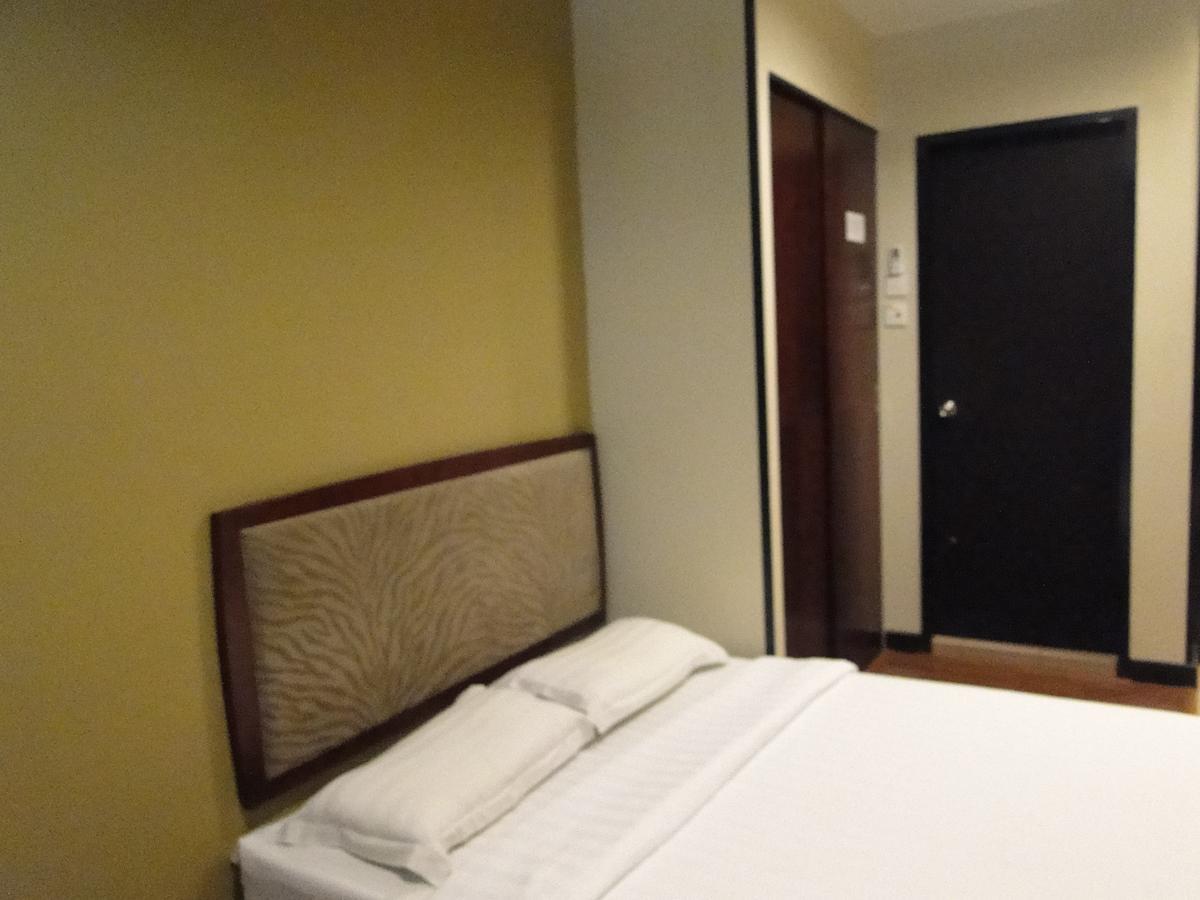Hotel Sadong88 Kota Kinabalu Bagian luar foto