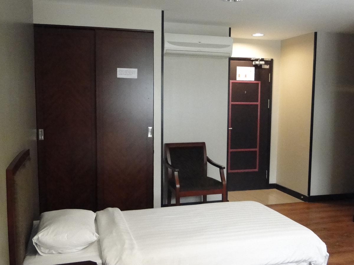 Hotel Sadong88 Kota Kinabalu Bagian luar foto