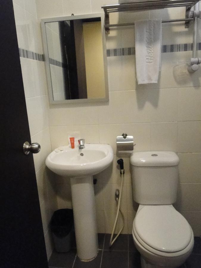 Hotel Sadong88 Kota Kinabalu Bagian luar foto
