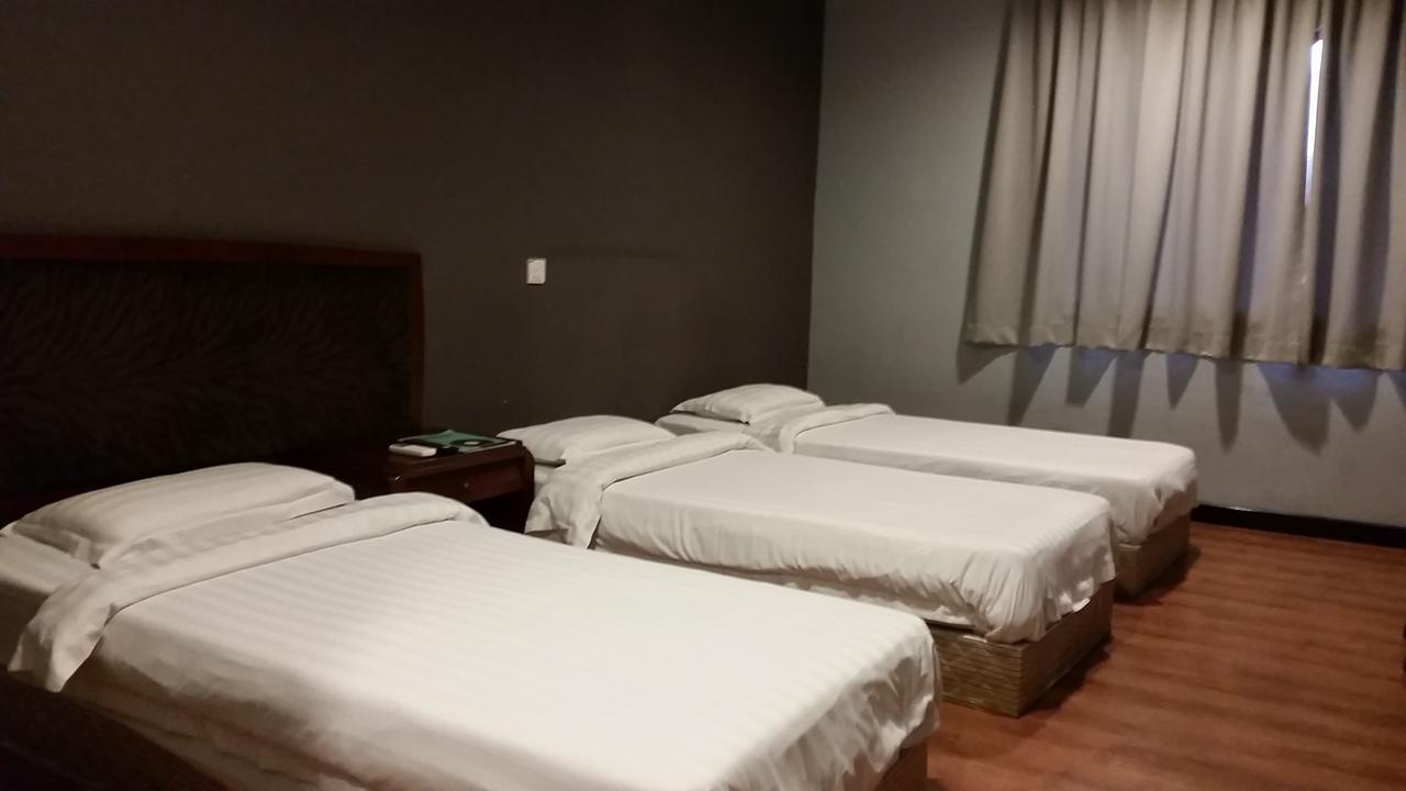 Hotel Sadong88 Kota Kinabalu Bagian luar foto