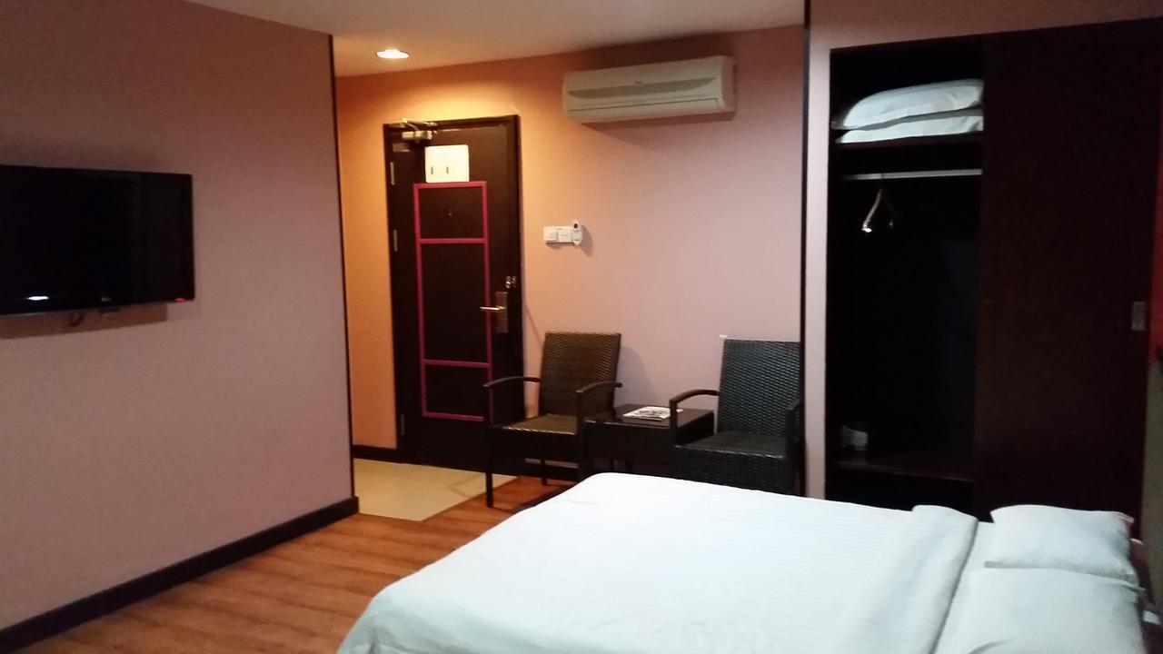 Hotel Sadong88 Kota Kinabalu Bagian luar foto