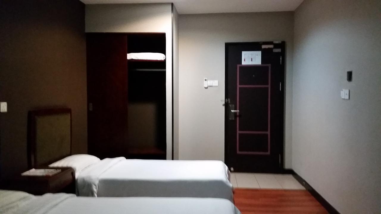Hotel Sadong88 Kota Kinabalu Bagian luar foto