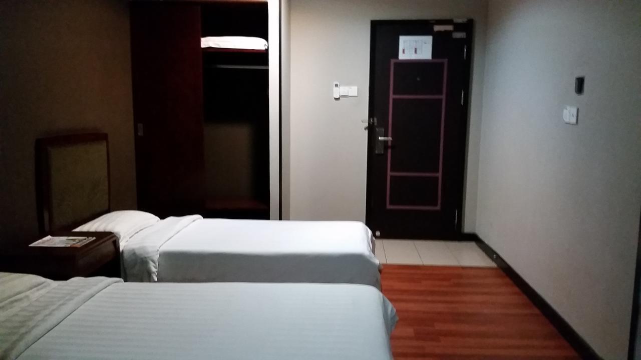 Hotel Sadong88 Kota Kinabalu Bagian luar foto